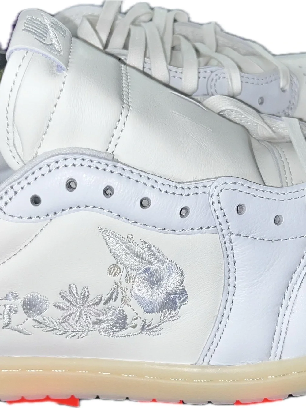 NWT nib 11 floral Jordan Air Jordan 1 Retro Low OG Sail/Off White/Coconut Milk